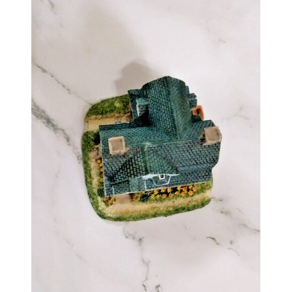 Vintage 98' Miller Family Shingle House AH155 Liberty Falls Village Figurine - Picture 3 of 6